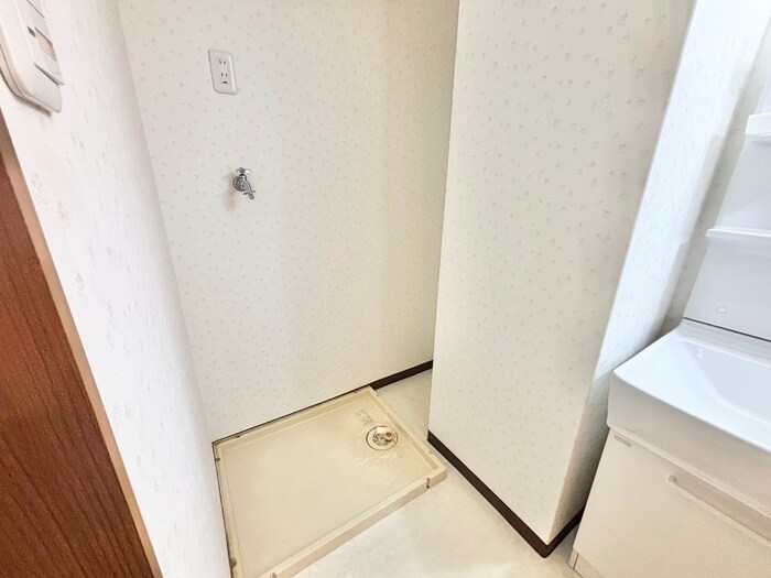 物件内観写真17　(洗濯機置場)