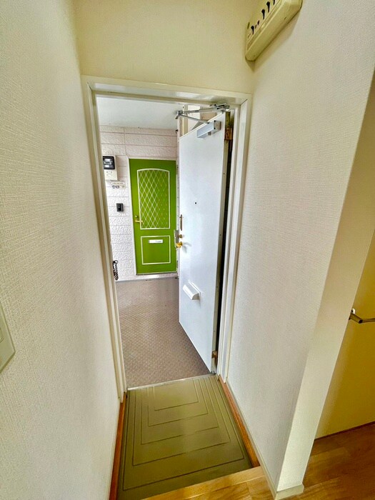 物件内観写真18　(玄関)