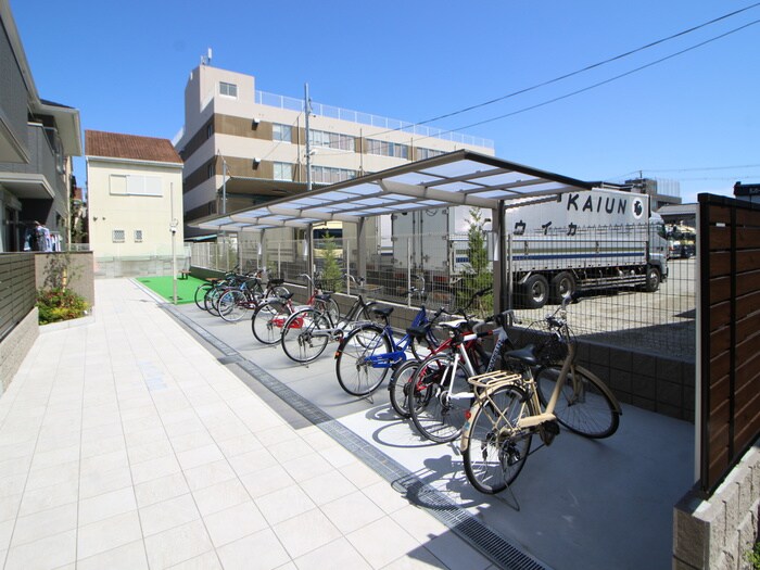 物件外観写真5　(駐輪場)