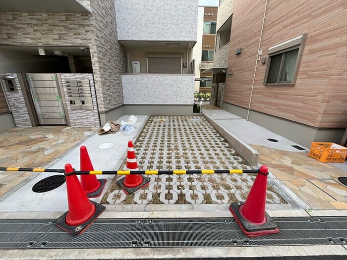 物件外観写真6　(駐車場)