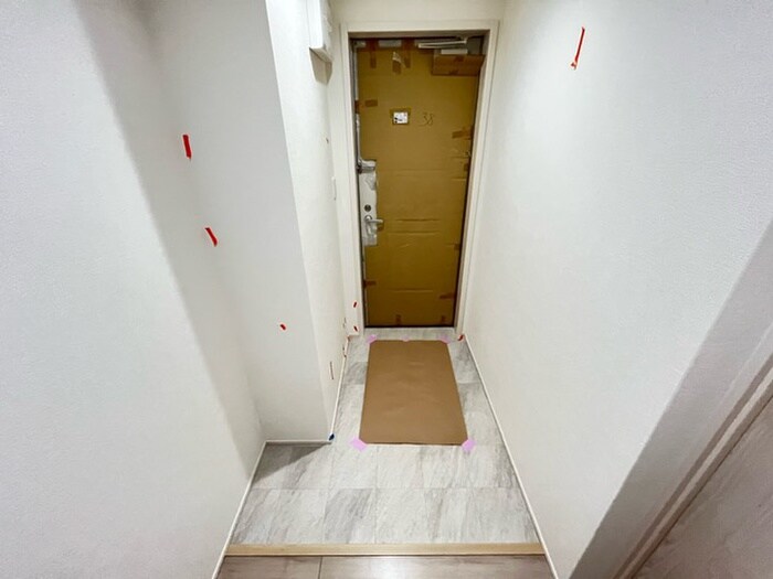 物件内観写真16　(玄関)