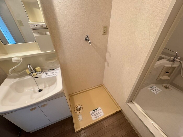 物件内観写真12　(洗濯機置場)