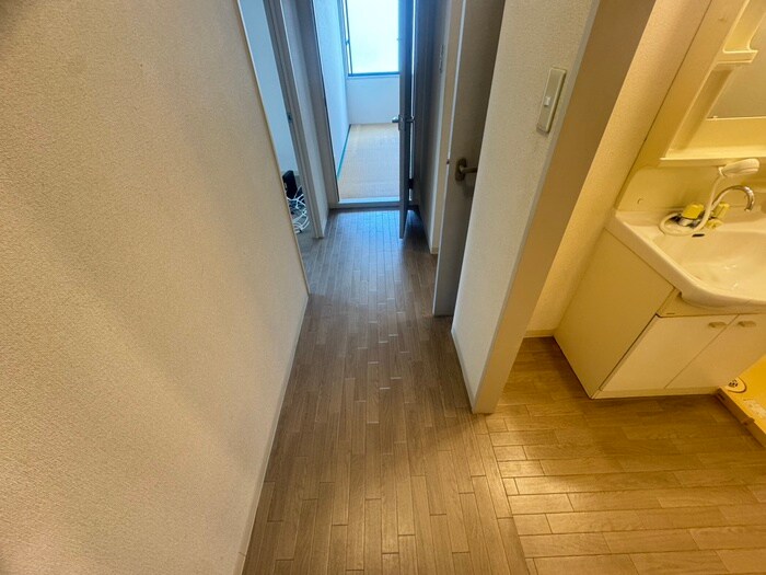 物件内観写真18　(廊下)