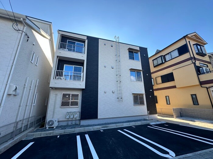 物件外観写真2　(外観写真)