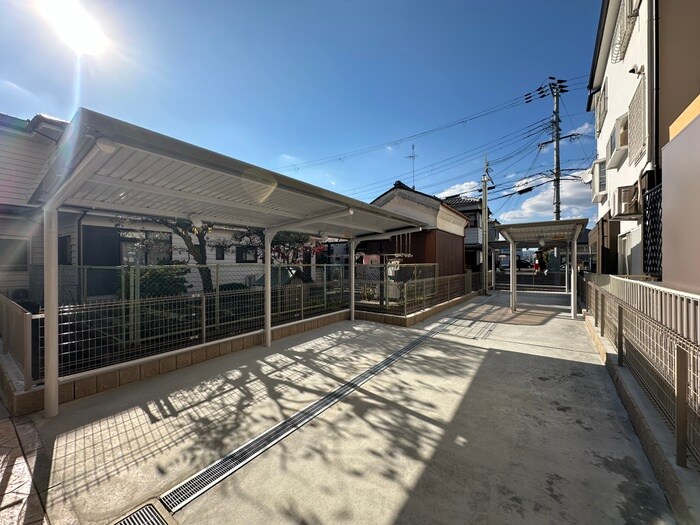 物件外観写真4　(駐輪場)