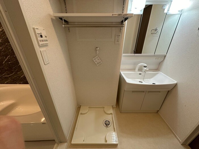 物件内観写真11　(洗濯機置場)