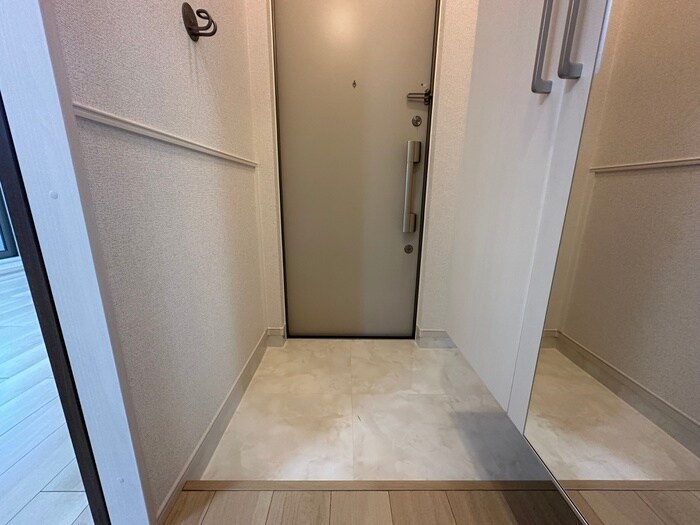 物件内観写真15　(玄関)