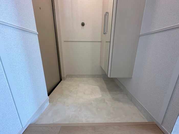 物件内観写真15　(玄関)