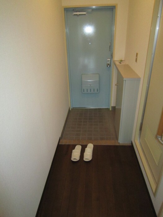 物件内観写真10　(玄関)