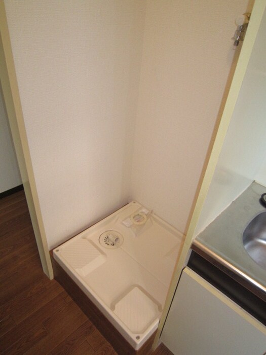 物件内観写真15　(洗濯機置場)