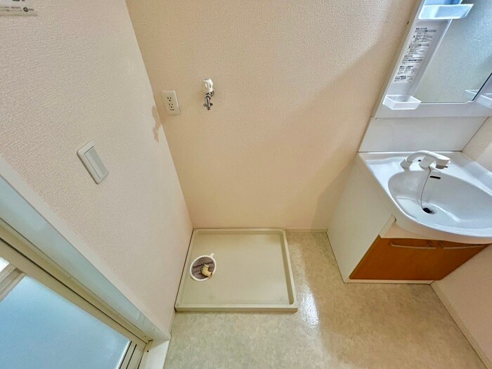 物件内観写真14　(洗濯機置場)