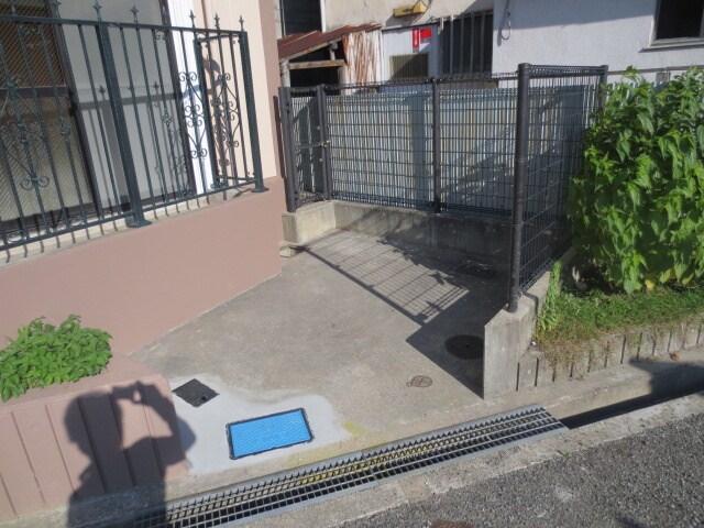 物件外観写真3　(駐輪場)