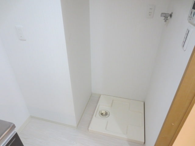 物件内観写真11　(洗濯機置場)