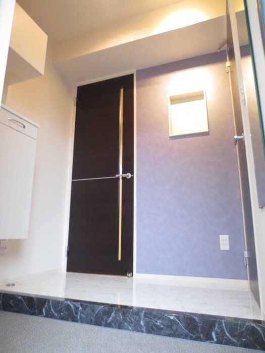 物件内観写真14　(玄関)