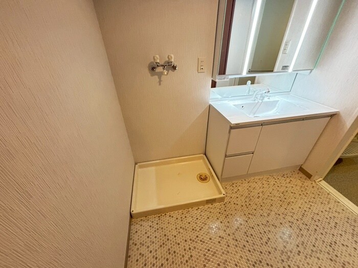 物件内観写真15　(洗濯機置場)