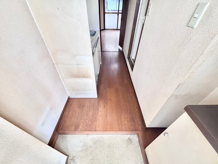 物件内観写真16　(玄関)