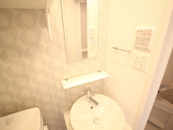 物件内観写真8　(洗面)