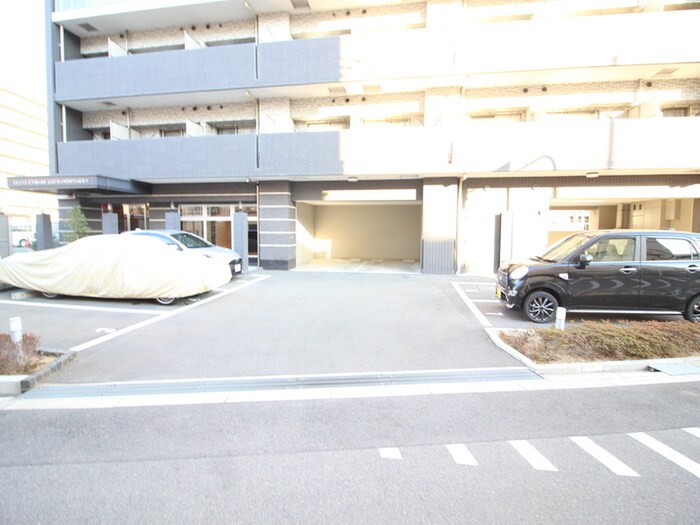 物件外観写真4　(駐車場)