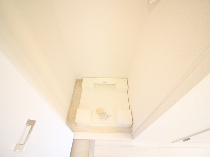 物件内観写真11　(洗濯機置場)