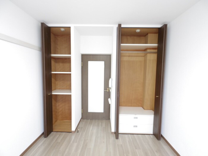 物件内観写真12　(収納)