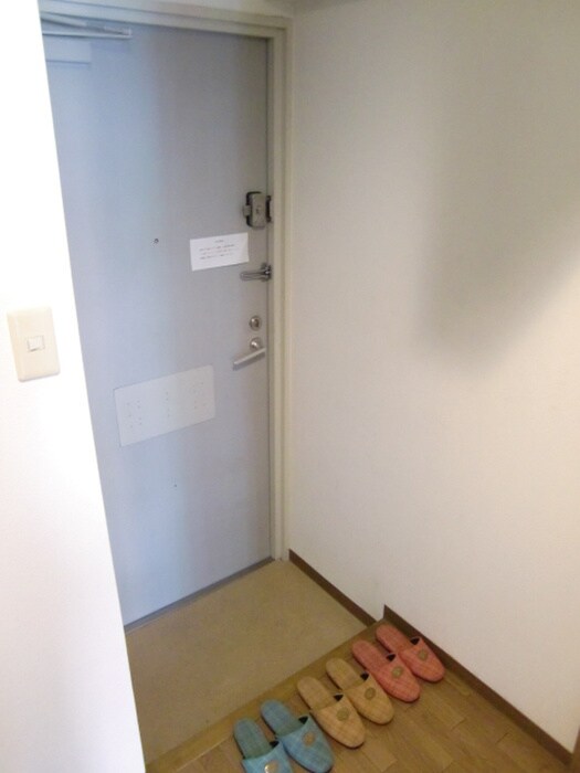 物件内観写真11　(玄関)