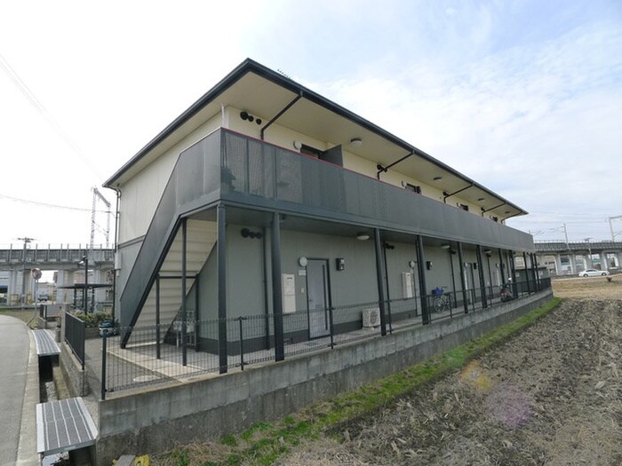 物件外観写真4　(エントランス部分)