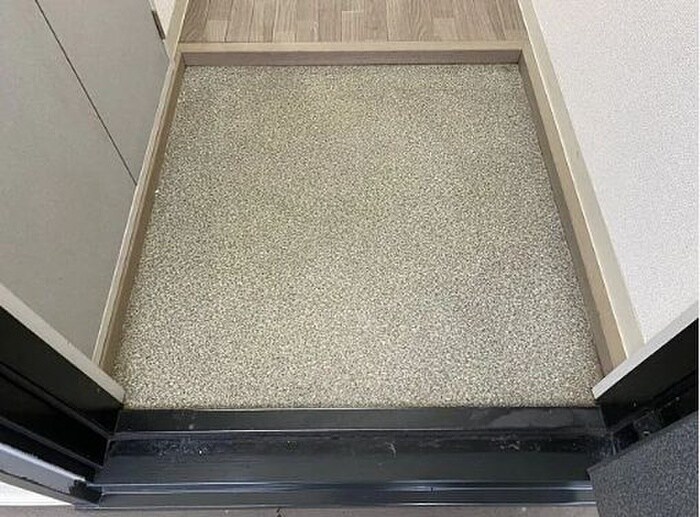 物件内観写真17　(玄関)