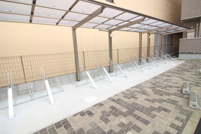 物件外観写真6　(駐輪場)