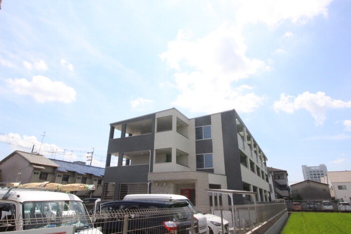 物件外観写真2　(駐車場)