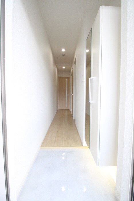 物件内観写真7　(玄関)