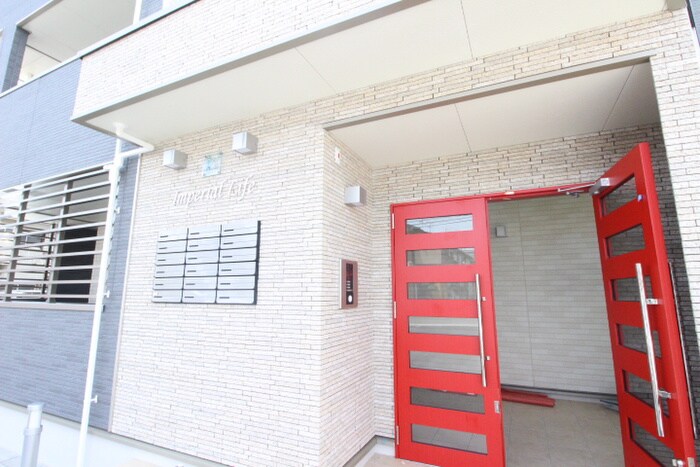 物件外観写真4　(エントランス部分)