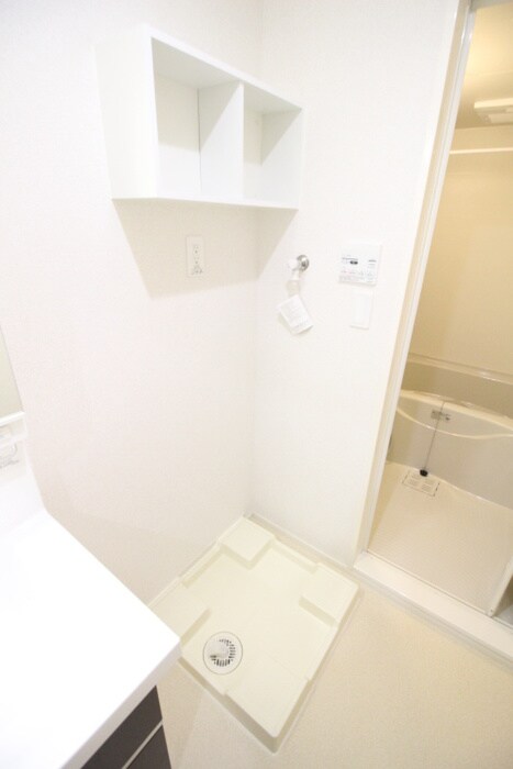 物件内観写真14　(洗濯機置場)