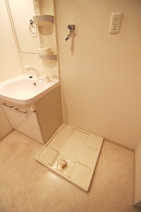 物件内観写真10　(洗濯機置場)