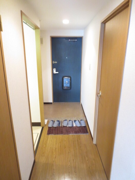 物件内観写真7　(玄関)