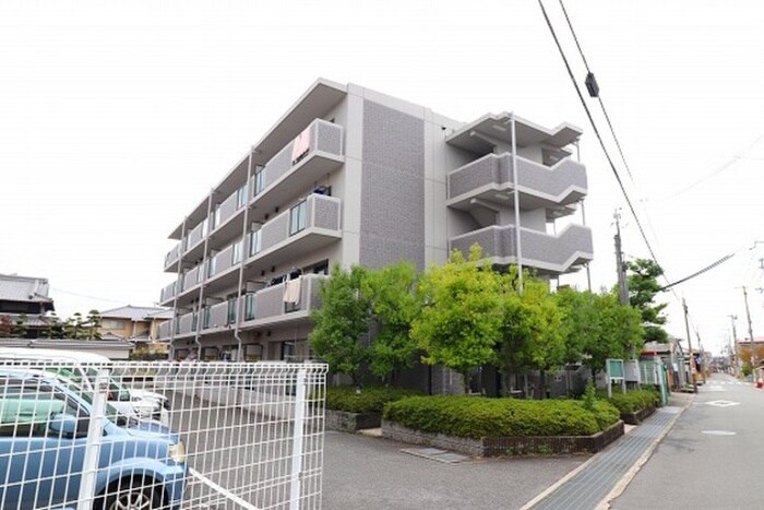 物件外観写真6　(駐車場)