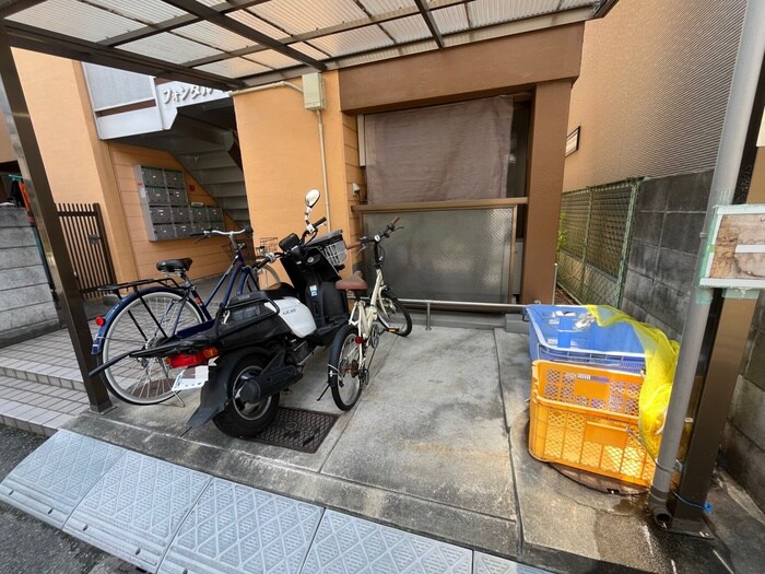 物件外観写真6　(駐輪場)