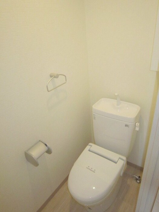 物件内観写真8　(トイレ)