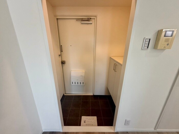 物件内観写真14　(玄関)