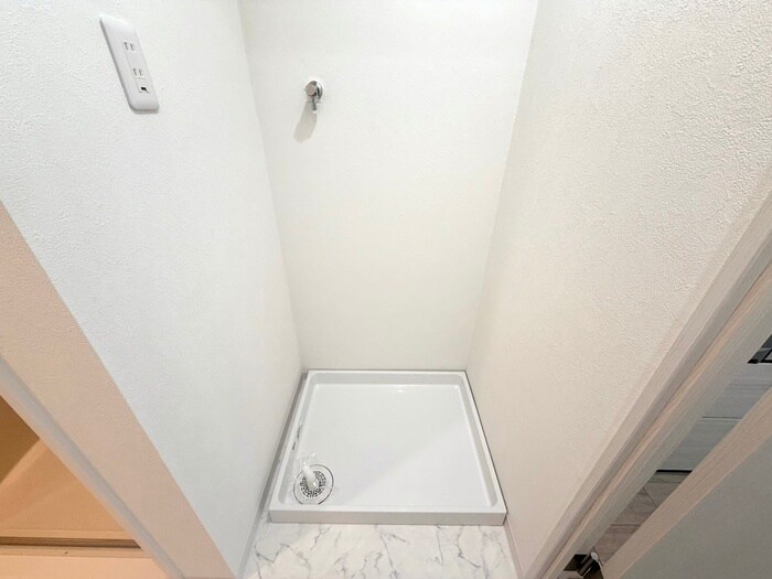 物件内観写真16　(洗濯機置場)