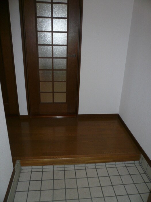 物件内観写真7　(玄関)