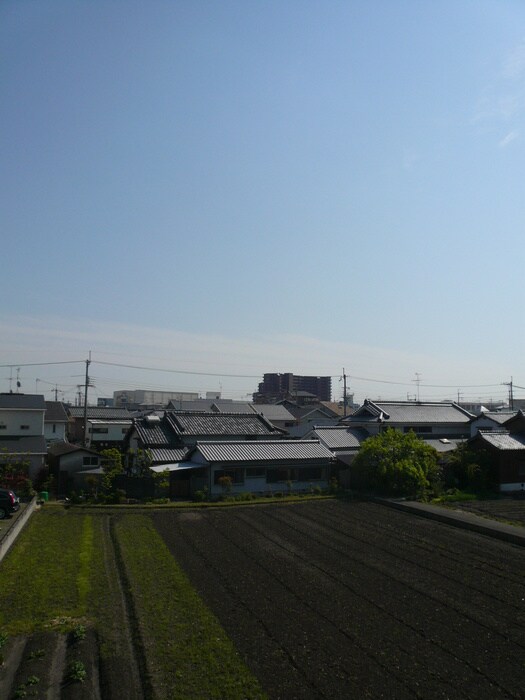 物件内観写真12　(室内からの展望)