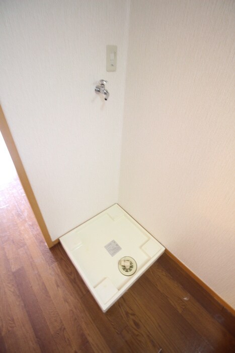 物件内観写真14　(洗濯機置場)