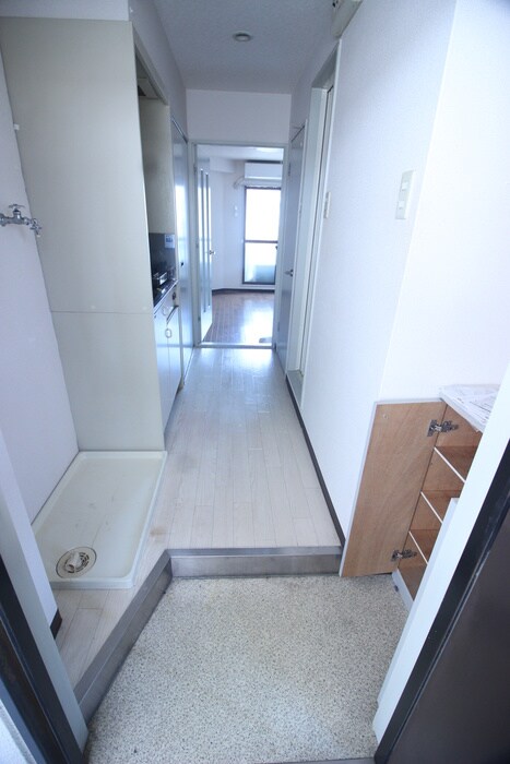 物件内観写真7　(玄関)