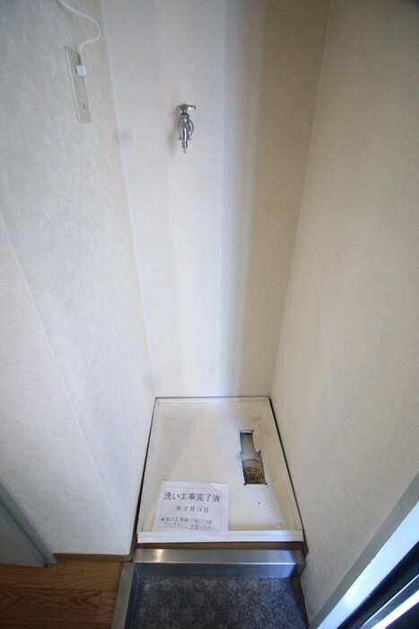 物件内観写真13　(洗濯機置場)