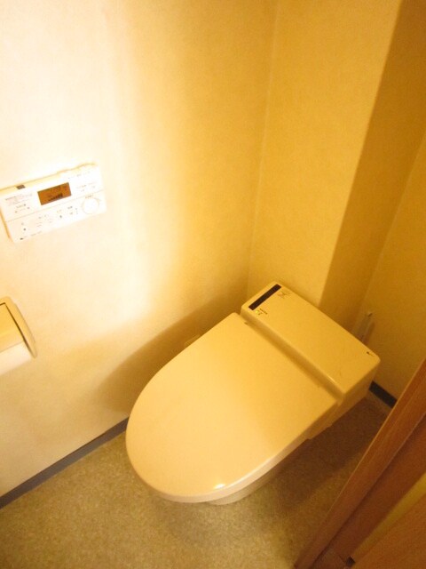 物件内観写真8　(トイレ)