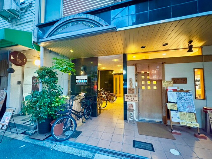 物件外観写真3　(エントランス部分)