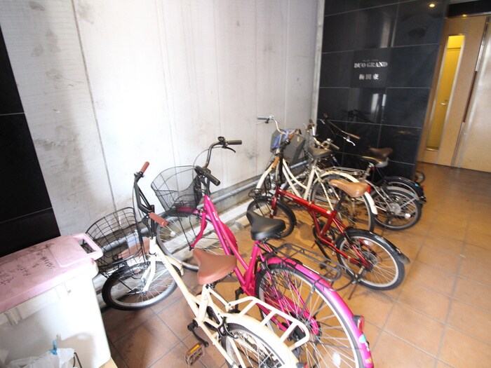 物件外観写真5　(駐輪場)