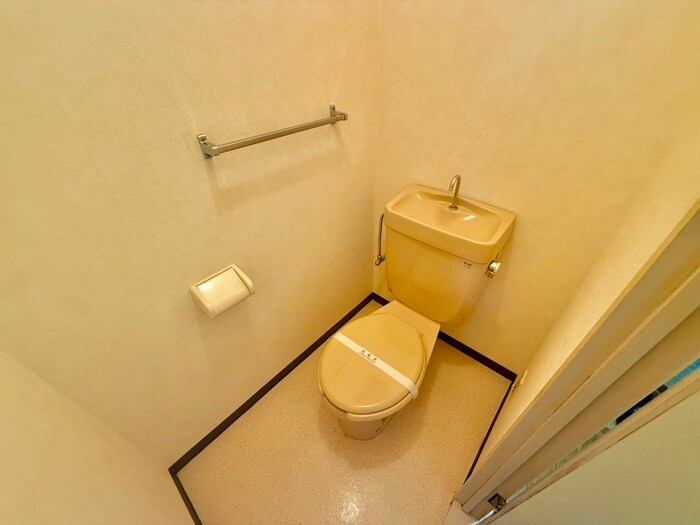 物件内観写真8　(トイレ)