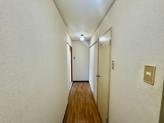 物件内観写真17　(廊下)
