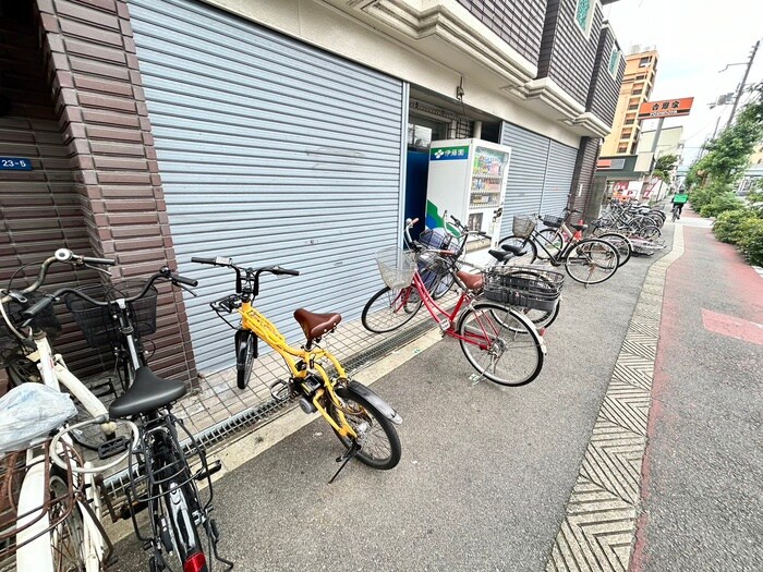 物件外観写真6　(駐輪場)